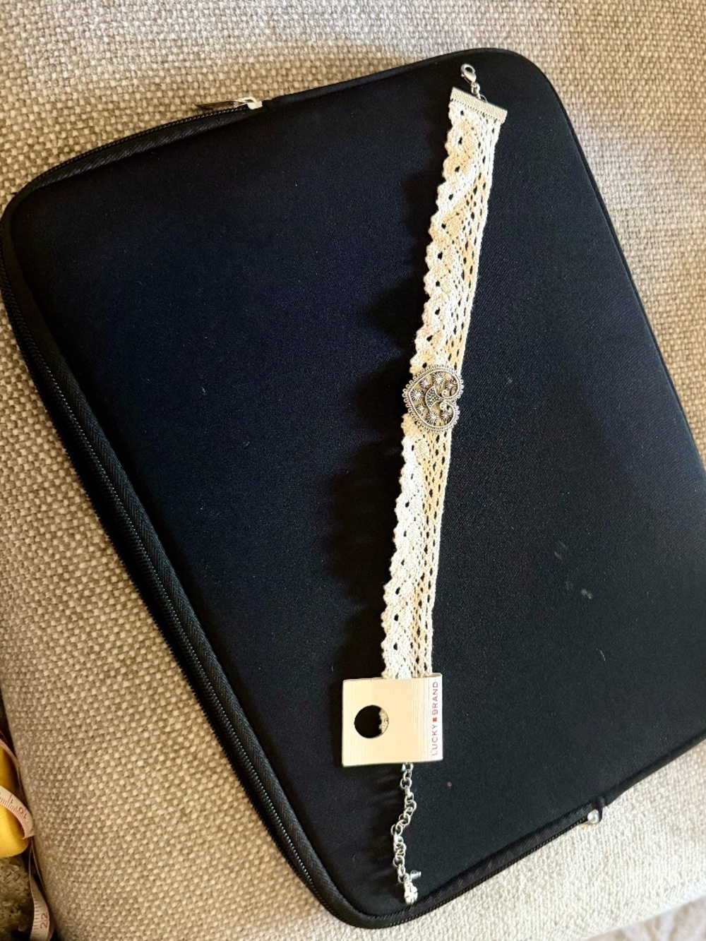 Lucky Brand Ecru choker with heart detail